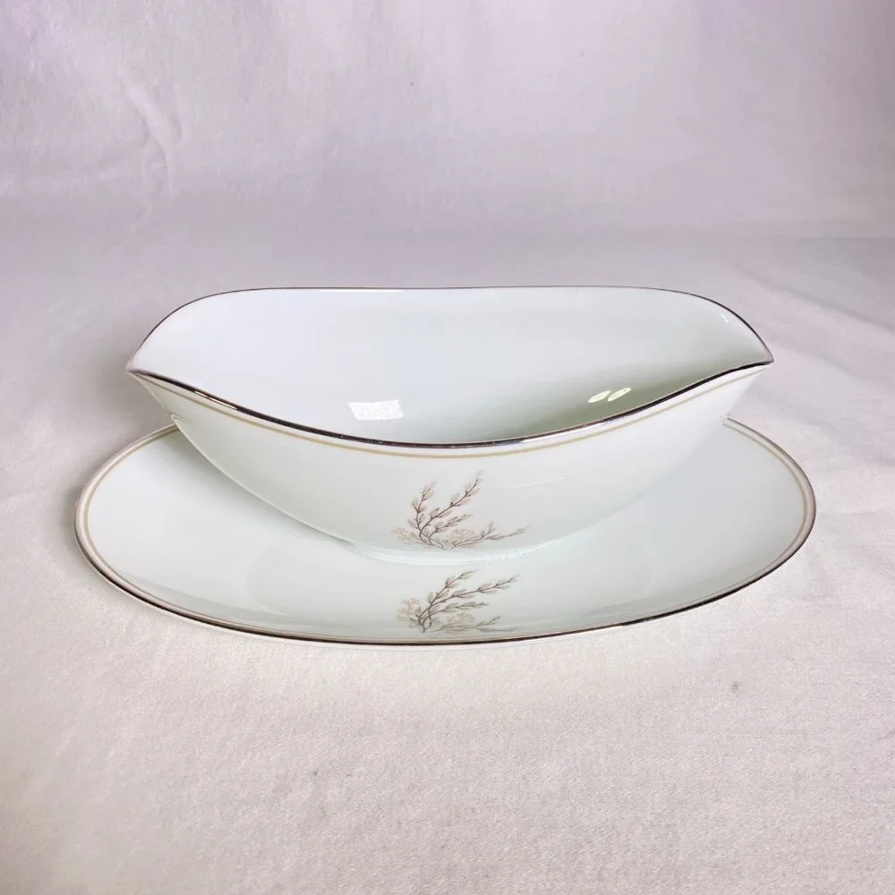 Noritake Porcelain Gravy Boat with Attached Underplate Candice‎ Pattern Japan